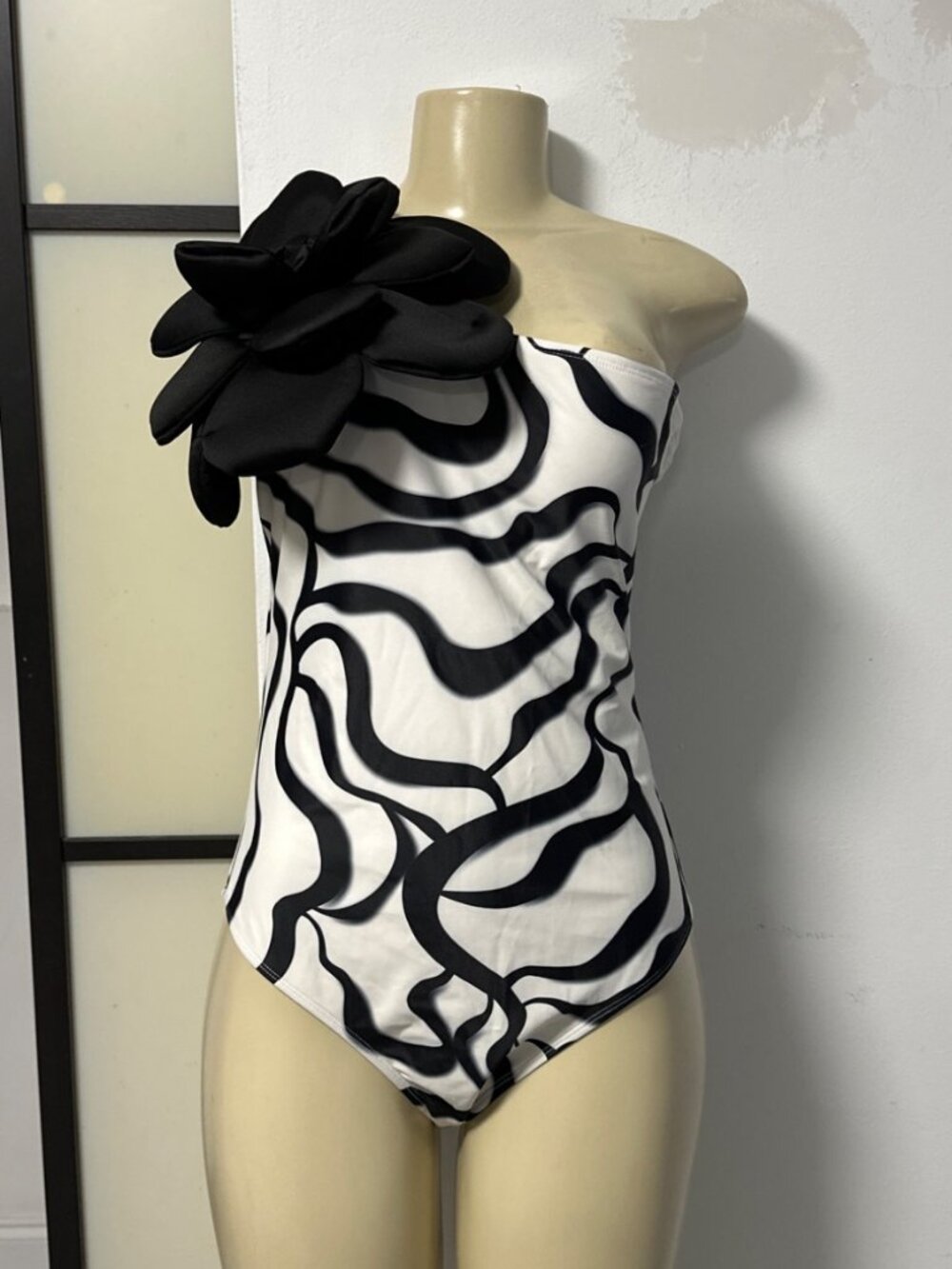 ✨ Traje de baño de una pieza – Talla L ✨